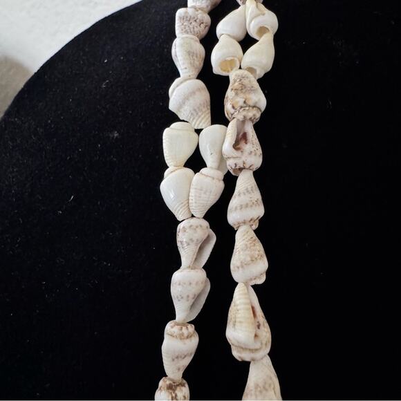 Hawaiian Sea Shell Lei Ritual Necklace Light Color Lot of 2 - Picture 2 of 12